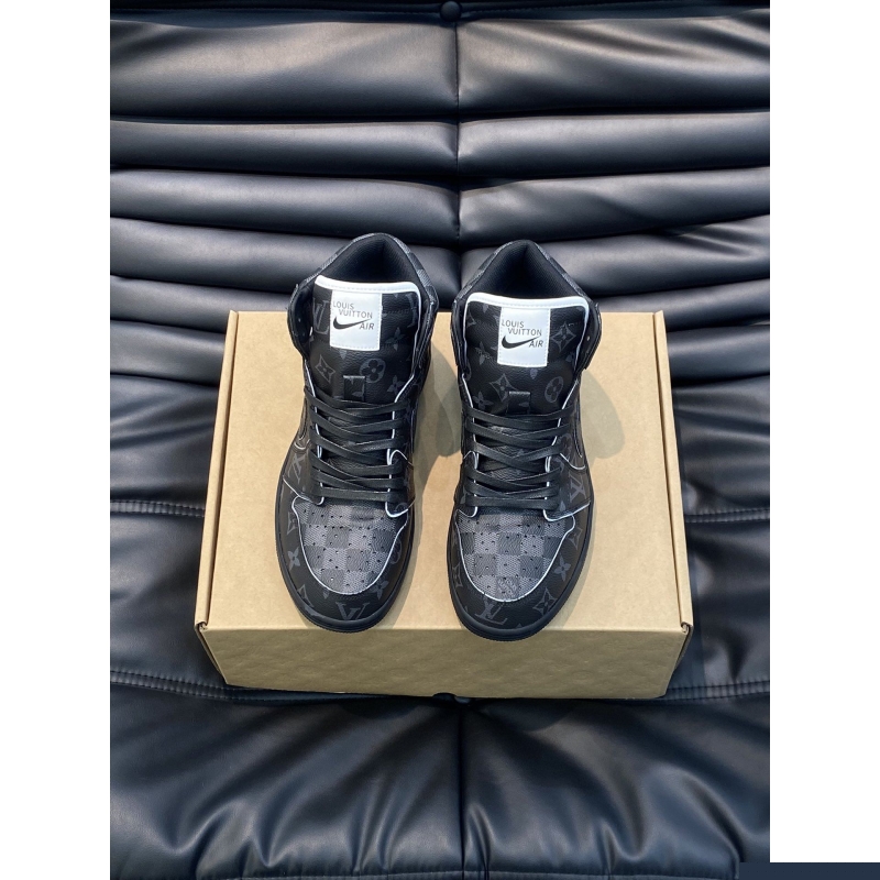 l**is V*t*n sneakers